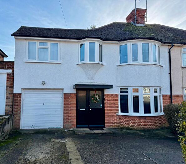 5 Bedroom Semi-Detached House To Rent In Wentworth Hill, Wembley, HA9