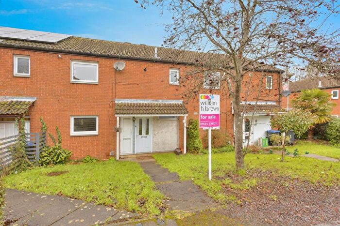 4 Bedroom Terraced House For Sale In Plantagenet Square, Northampton, NN4