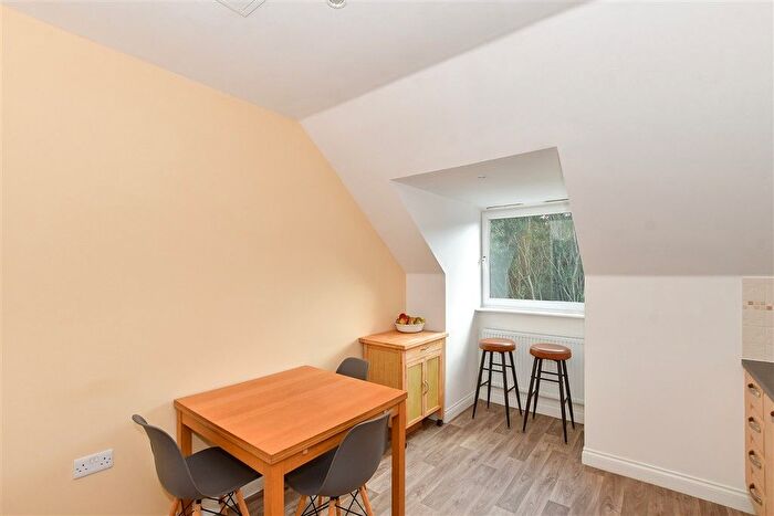 2 Bedroom Maisonette For Sale In Queripel Close, Tunbridge Wells, Kent, TN2