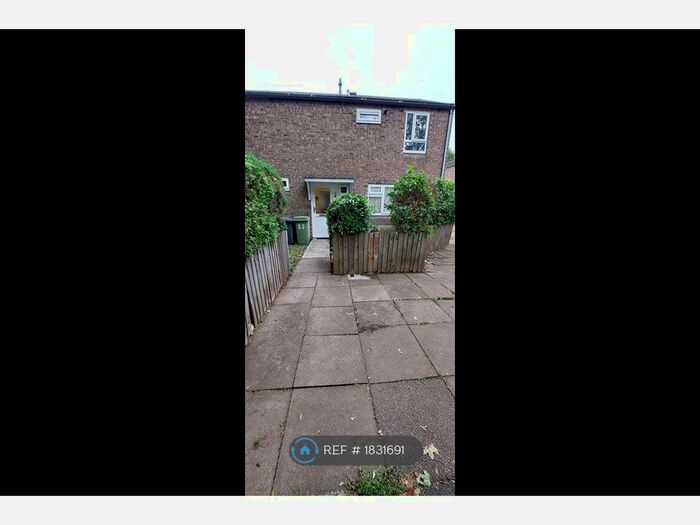 3 Bedroom Semi-Detached House To Rent In Robin Lane, Wellingborough, NN8