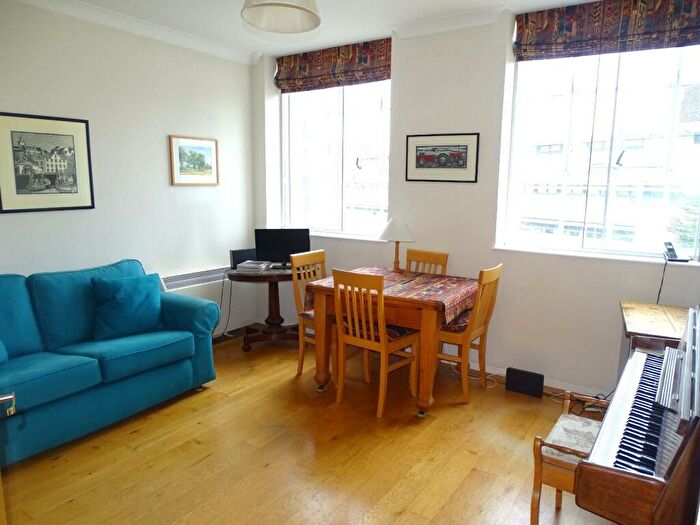 1 Bedroom Flat For Sale In Brook Street, CM1