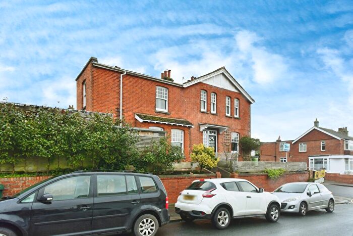 4 Bedroom End Of Terrace House For Sale In Hollingbury Place, Brighton, BN1