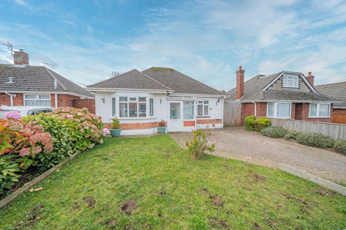 2 Bedroom Bungalow To Rent In Mudeford Lane, Christchurch, BH23