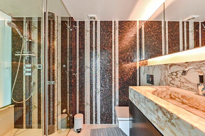 2 Bedroom Flat To Rent In Parkway, Regent's Park, London, NW1