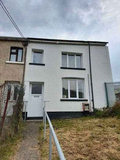3 Bedroom End Of Terrace House To Rent In Penrhyn Terrace, Phillipstown, NP24