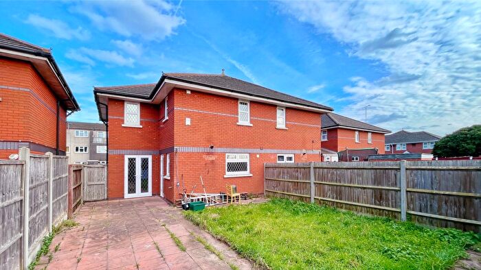 4 Bedroom Semi Detached House For Sale In Willowbrook Road, Southall, UB2