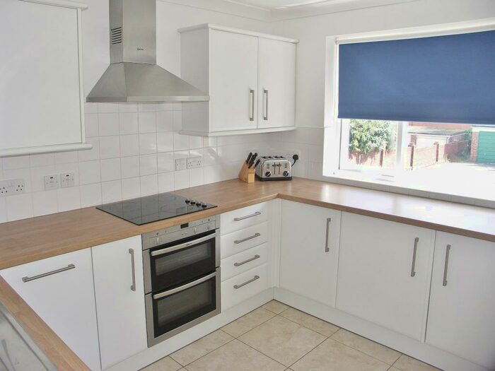 2 Bedroom Flat To Rent In Winn Road, Southampton, SO17