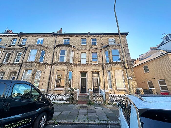 2 Bedroom Flat For Sale In Tisbury Road, Hove, BN3