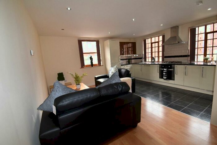 4 Bedroom Apartment To Rent In Lion Works - City Campus, S1