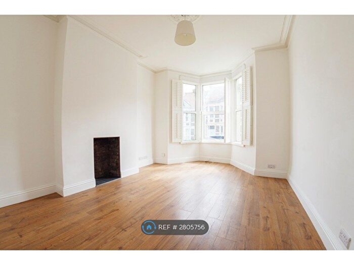 1 Bedroom Flat To Rent In Station Road, Bristol, BS7