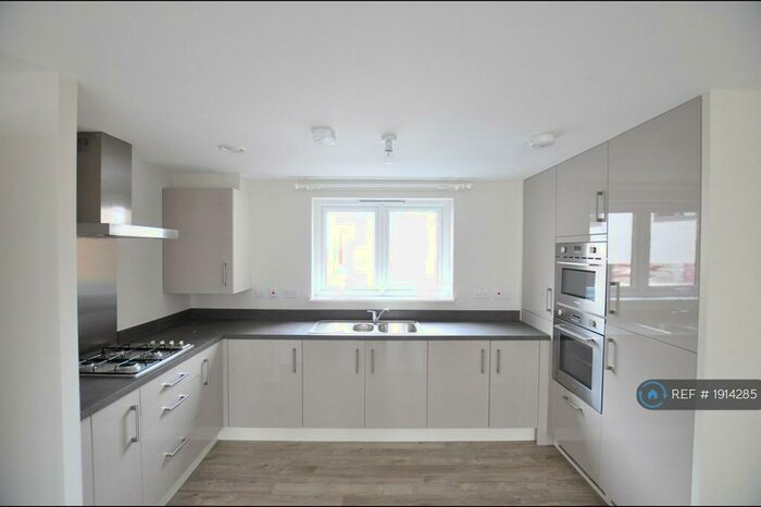 2 Bedroom Flat To Rent In St Aubyn Street, Plymouth, PL1