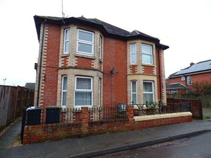 1 Bedroom Flat To Rent In Buckingham Road, Gillingham, SP8