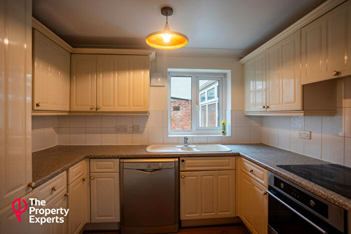 1 Bedroom Bungalow For Sale In Coley Avenue, Reading, RG1