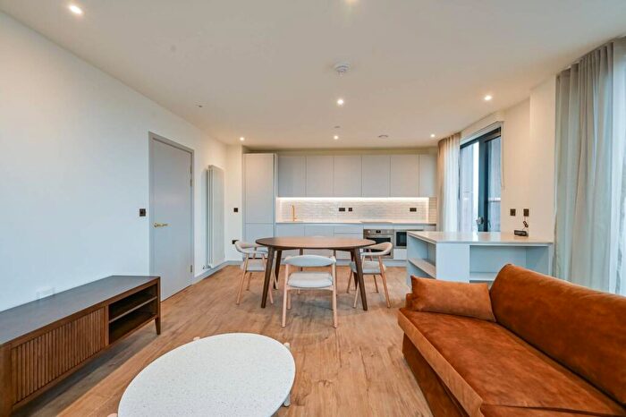 2 Bedroom Flat To Rent In The Eades, Walthamstow, E17