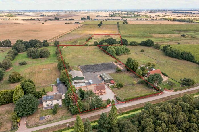 4 Bedroom Detached House For Sale In Green Tree Stables, Stainforth Moor Road, Hatfield Woodhouse, Doncaster, DN7