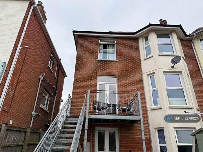 6 Bedroom Semi-Detached House To Rent In Ashey Road, Ryde, PO33