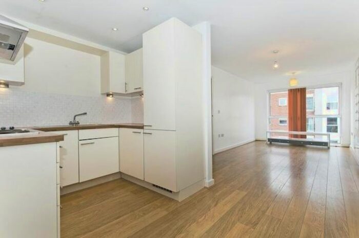 1 Bedroom Flat To Rent In Sherwood Court, Highwood Close, East Dulwich, London SE22