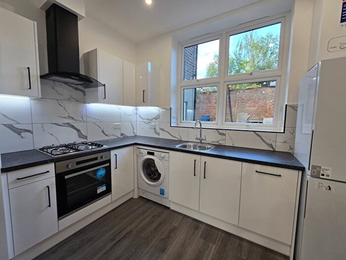 2 Bedroom Flat To Rent In Holloway Road, London, N19
