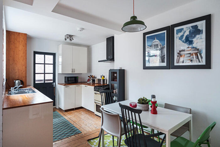 1 Bedroom Apartment To Rent In Corfield Street, Tower Hamlets, E2