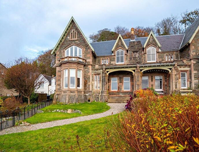 3 Bedroom Flat For Sale In Cragowlet West, Cove, Argyll Amp; Bute, G84