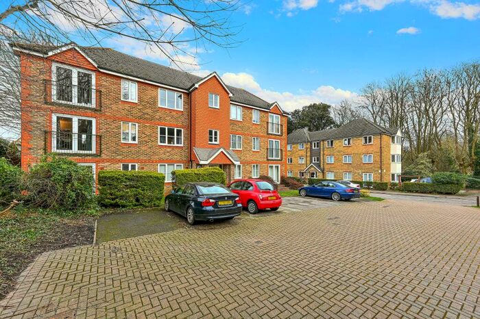 2 Bedroom Flat To Rent In Sevenoaks Close, Sutton, SM2