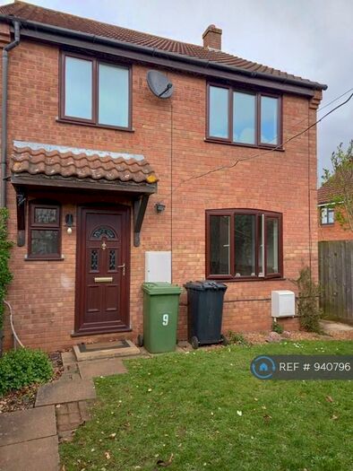 3 Bedroom Semi-Detached House To Rent In Balmoral Close, Dersingham, PE31