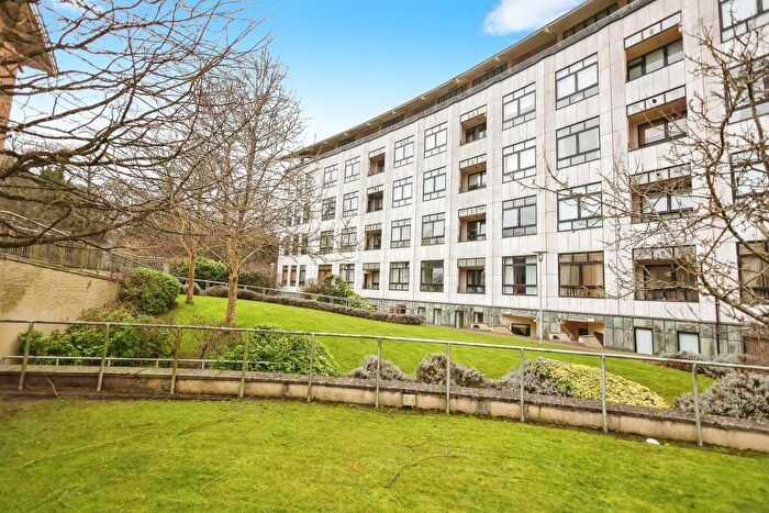 2 Bedroom Apartment For Sale In Yew Tree Road, Moseley, Birmingham, B13