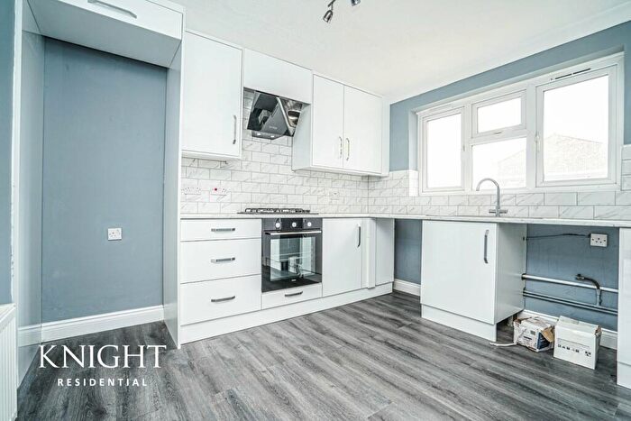 2 Bedroom Semi-Detached House For Sale In Adelaide Drive, Colchester, CO2