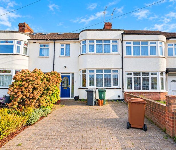 3 Bedroom Terraced House For Sale In Hollywood Road, Chingford, E4