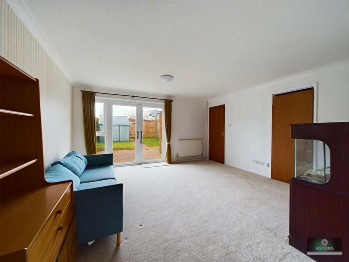 3 Bedroom Terraced House For Sale In Cuckfield Close, Bewbush, RH11