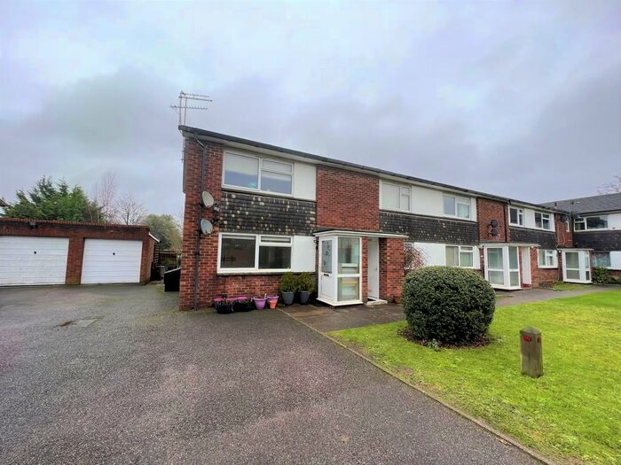 2 Bedroom Ground Maisonette To Rent In Vincent Court, Northwood, HA6