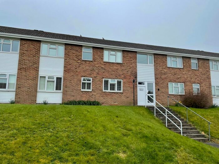 3 Bedroom Flat To Rent In Chambers Avenue, Romsey, SO51