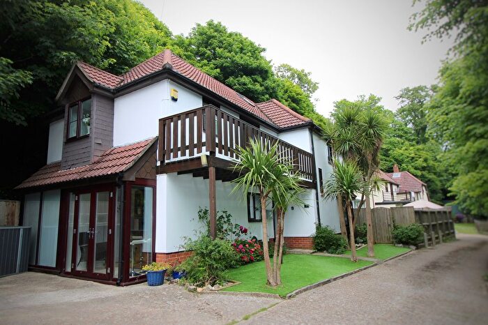 4 Bedroom Property To Rent In Banas Close, Ventnor, Isle Of Wight., PO38