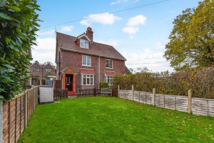 3 Bedroom Semi-Detached House For Sale In Benhams Lane, Greatham, Hampshire, GU33
