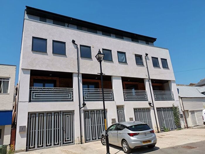 4 Bedroom Town House To Rent In Norwood Street, Ashford, TN23