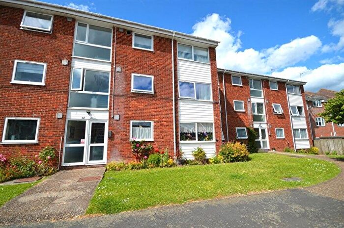 2 Bedroom Flat To Rent In Cedar Court, Cedarwood Drive, St Albans, AL4