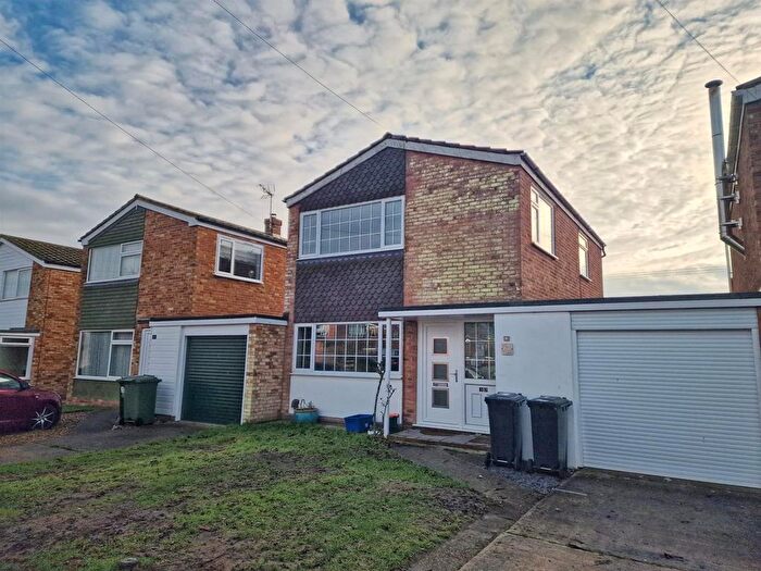 3 Bedroom Property For Sale In Birch Road, Tillingham, Southminster, CM0