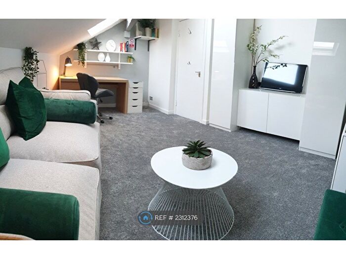 1 Bedroom Flat To Rent In Sandy Lane, Manchester, M21