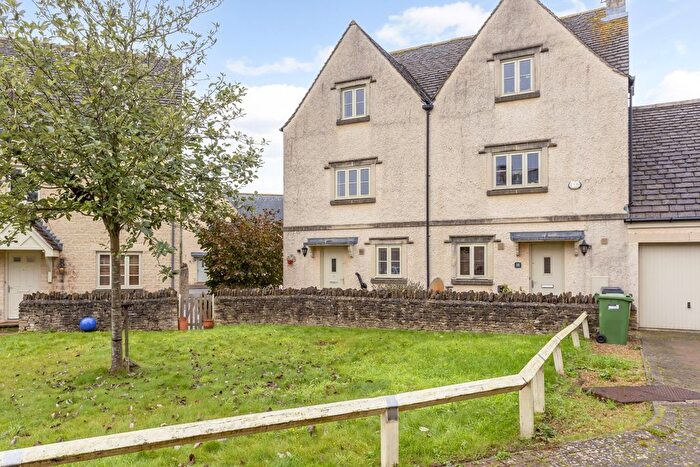 4 Bedroom Town House To Rent In Kemble, Cirencester, GL7