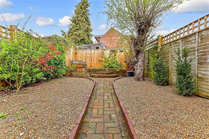 3 Bedroom Terraced House For Sale In Golden Square, Tenterden, Kent, TN30