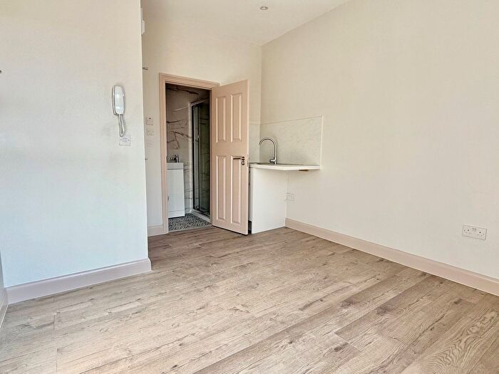 1 Bedroom Flat To Rent In Hitchin Street, Biggleswade, SG18