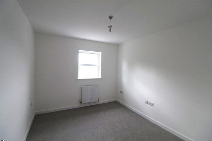 2 Bedroom Flat To Rent In Carlton Place, London Road, Old Harlow, CM17