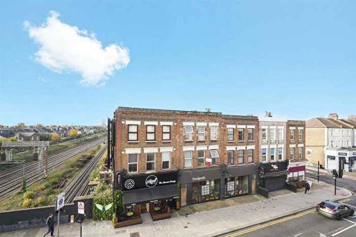 2 Bedroom Flat To Rent In Chamberlayne Road, Kensal Rise, Lonfdon, NW10