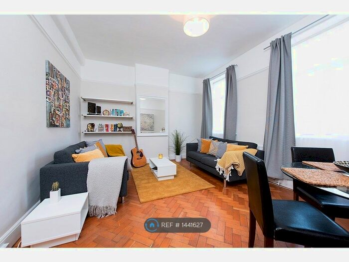 4 Bedroom Flat To Rent In Brixton, London, SW9