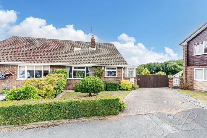 3 Bedroom Semi-Detached House For Sale In Meden Glen, Church Warsop, Mansfield, NG20