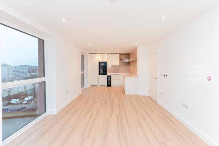 2 Bedroom Apartment To Rent In Waterview House, Grand Union, HA0