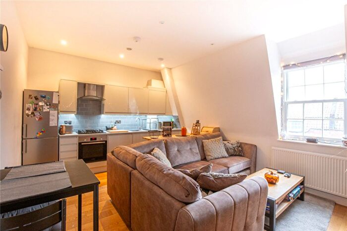 2 Bedroom Flat For Sale In Newfoundland Circus, Bristol, BS2