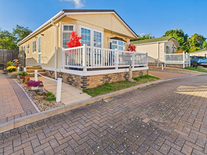 2 Bedroom Park Home For Sale In Yew Tree Park, Ross-on-Wye, HR9
