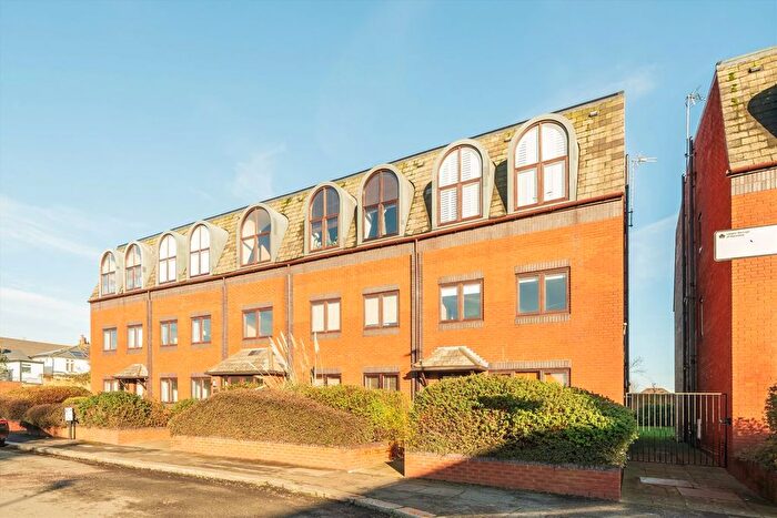 1 Bedroom Flat To Rent In Brook Road South, Brentford, TW8