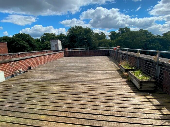 1 Bedroom Flat To Rent In Sussex Road, Southampton, Hampshire, SO14